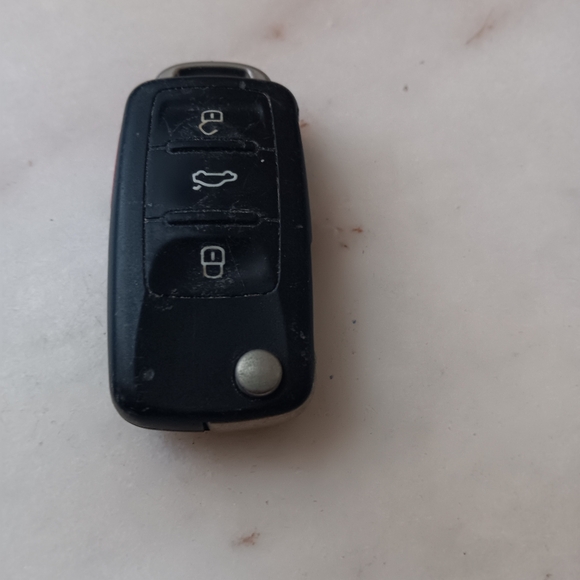 Key fob - Picture 3 of 3